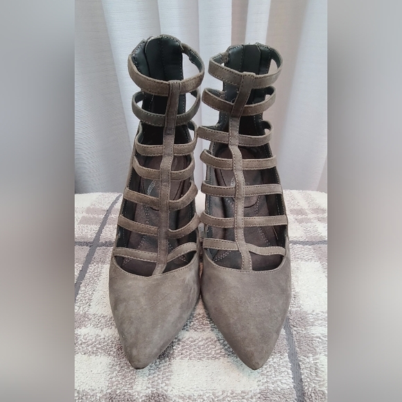 Aerosoles Heel Feet, size 6.5, gray suede - Picture 5 of 5